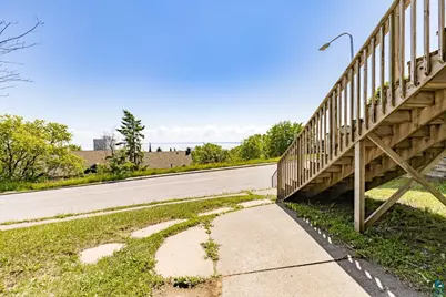 217 E 7th St, Duluth, MN 55805 - Photo 2