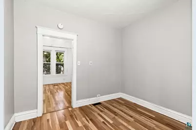 217 E 7th St, Duluth, MN 55805 - Photo 38