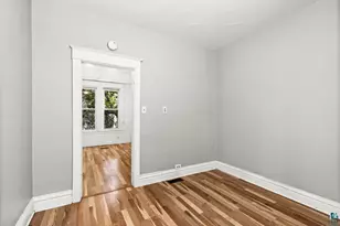 217 E 7th St, Duluth, MN 55805 - Photo 38
