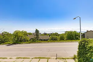 217 E 7th St, Duluth, MN 55805 - Photo 4