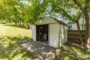 217 E 7th St, Duluth, MN 55805 - Photo 6