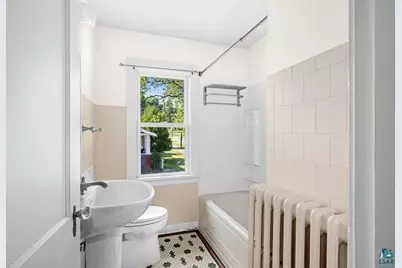 1529 E 5th St, Duluth, MN 55812 - Photo 20