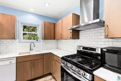 11 St. Louis Ct, Duluth, MN 55808 - Photo 14