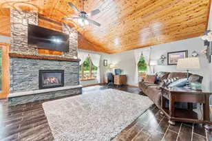 4279 Fayre Rd, Duluth, MN 55803 - Photo 2