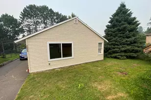 2305 Pershing St, Duluth, MN 55811 - Photo 2