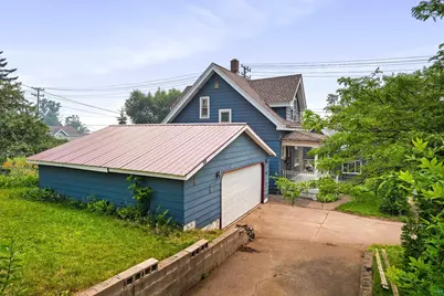 718 N 1st Ave E, Duluth, MN 55805 - Photo 2