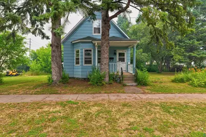 506 15th Ave W, Ashland, WI 54806 - Photo 2
