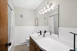 2129 Woodhaven Ln, Duluth, MN 55803 - Photo 28