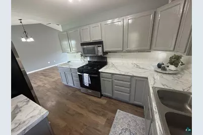 831 Commonwealth Ave, Duluth, MN 55808 - Photo 12