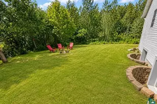 831 Commonwealth Ave, Duluth, MN 55808 - Photo 4