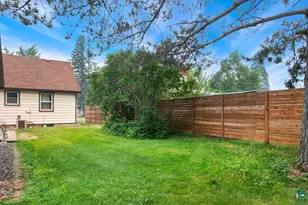 220 E Locust St, Duluth, MN 55811 - Photo 32