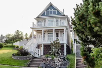 13 W 8th St, Duluth, MN 55805 - Photo 2