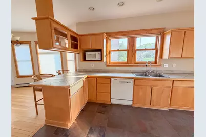 13 W 8th St, Duluth, MN 55805 - Photo 12