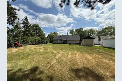 8 13th St NW, Chisholm, MN 55719 - Photo 4