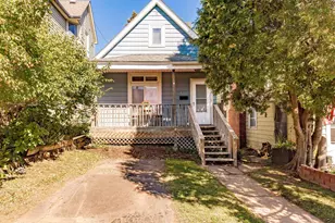 422 N 15th Ave E, Duluth, MN 55805 - Photo 1