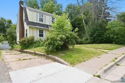 611 Lincoln Pkwy, Duluth, MN 55806 - Photo 2