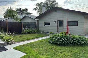3808 W 5th St, Duluth, MN 55807 - Photo 4