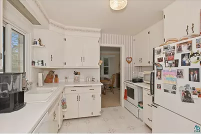 426 Ridgewood Rd, Duluth, MN 55804 - Photo 2