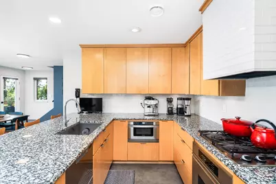 227 E 7th St, Duluth, MN 55805 - Photo 28