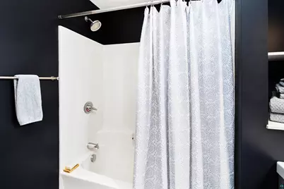 227 E 7th St, Duluth, MN 55805 - Photo 58