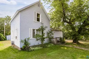 520 7th St, Cloquet, MN 55720 - Photo 1