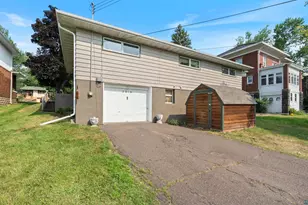 2016 E 3rd St, Duluth, MN 55812 - Photo 4