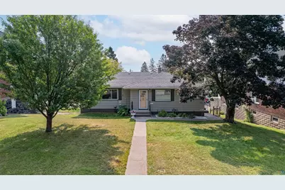 2016 E 3rd St, Duluth, MN 55812 - Photo 2