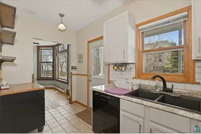 1727 E Superior St, Duluth, MN 55804 - Photo 10