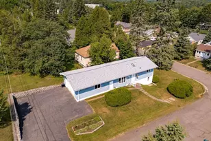 2302 Pershing St, Duluth, MN 55811 - Photo 2