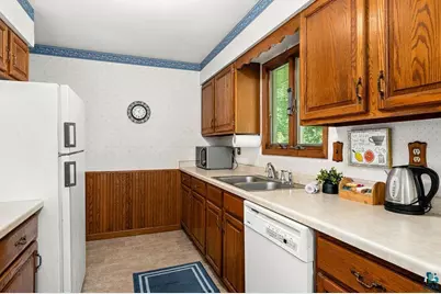 2302 Pershing St, Duluth, MN 55811 - Photo 12