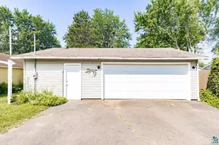 337 20th St, Cloquet, MN 55720 - Photo 2