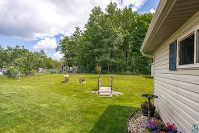 77 Arbutus Dr, Duluth, MN 55810 - Photo 32