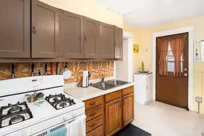 2602 W 3rd St, Duluth, MN 55806 - Photo 4