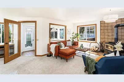 819 E 7th St, Duluth, MN 55805 - Photo 6
