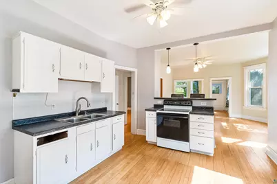 1323 W 1st St, Duluth, MN 55806 - Photo 10