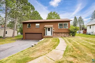 2128 Dunedin Ave, Duluth, MN 55803 - Photo 1