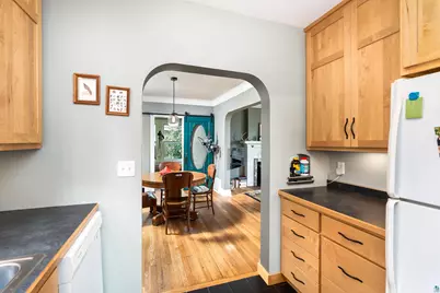 1907 E 5th St, Duluth, MN 55812 - Photo 22