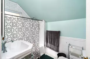 1907 E 5th St, Duluth, MN 55812 - Photo 32