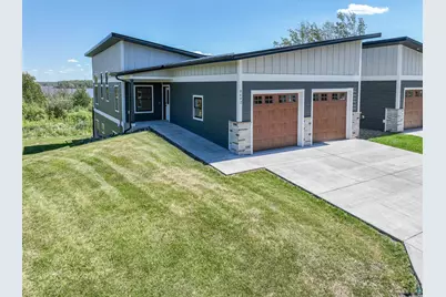8602 Maynard Pl, Duluth, MN 55808 - Photo 1