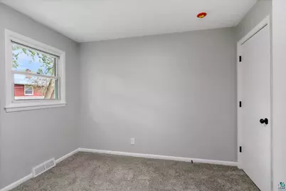505 W Orange St, Duluth, MN 55811 - Photo 32