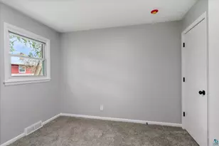 505 W Orange St, Duluth, MN 55811 - Photo 32