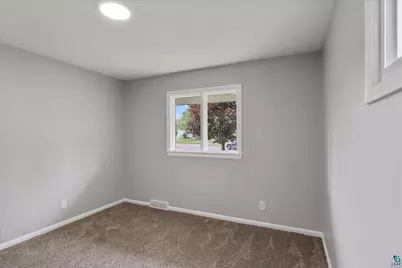 505 W Orange St, Duluth, MN 55811 - Photo 28