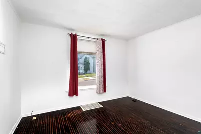 425 N 52nd Ave W, Duluth, MN 55807 - Photo 2