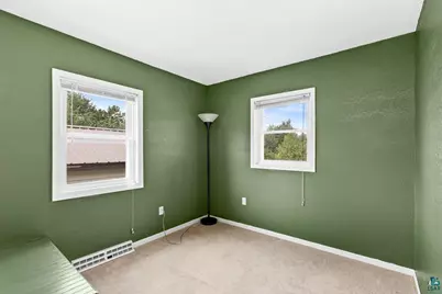 57 W Chisholm St, Duluth, MN 55803 - Photo 22