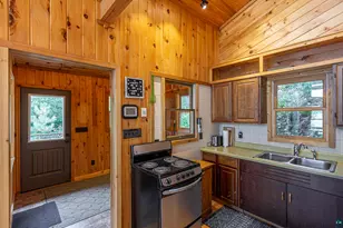14653 & 14655 Hulstrand Rd, Ely, MN 55731 - Photo 8
