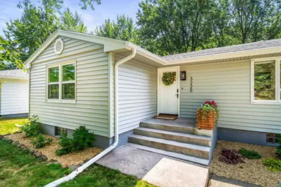 3225 Celia St, Duluth, MN 55811 - Photo 2