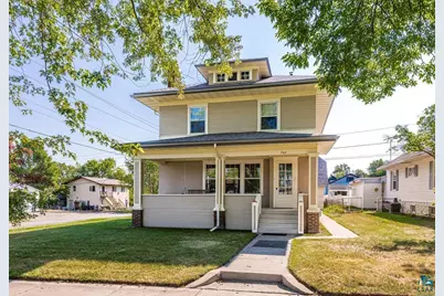102 9th St, Cloquet, MN 55720 - Photo 2