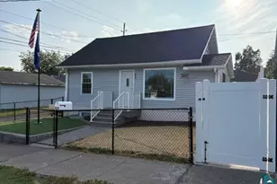 815 7th St, Two Harbors, MN 55616 - Photo 2