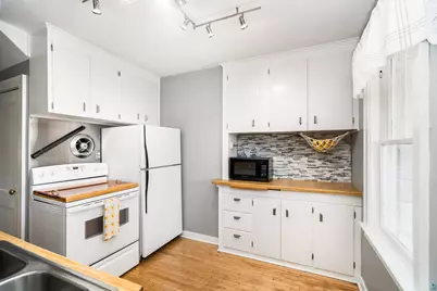 1212 E 11th St, Duluth, MN 55805 - Photo 6
