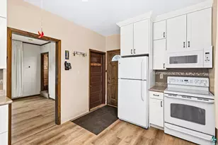 402 W Owatonna St, Duluth, MN 55803 - Photo 8